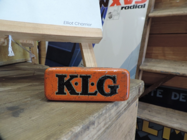 Bo&icirc;te K.L.G