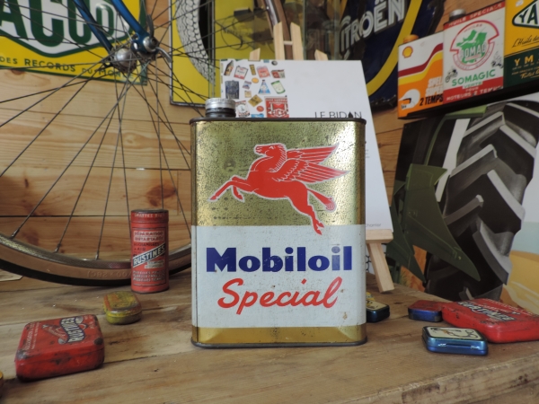 Bidon d'huile Mobiloil- efghi21032024-1_49.JPG