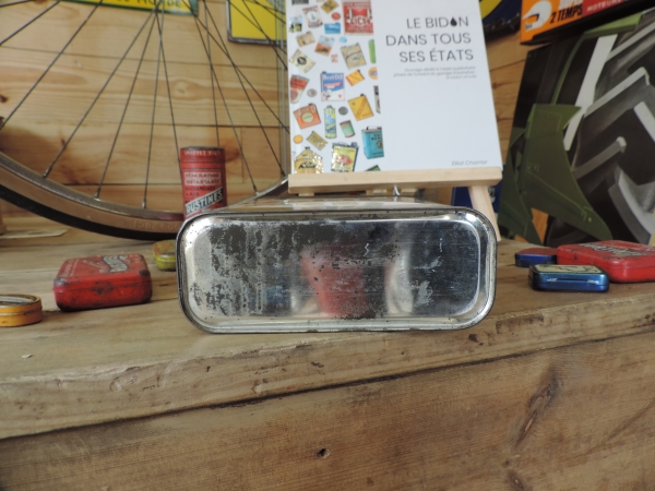 Bidon d'huile Mobiloil- efghi21032024-1_52.JPG