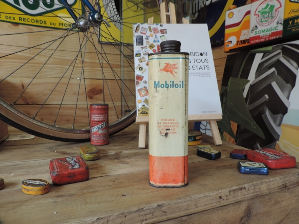 Bidon d'huile Mobiloil- efghi21032024-1_60.JPG