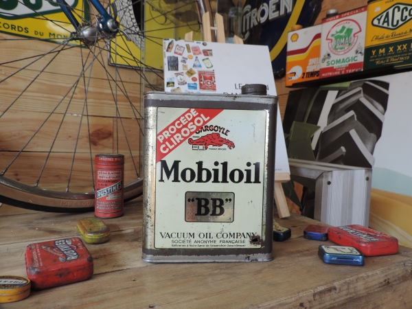 Bidon d'huile Mobiloil- efghi21032024-1_79.JPG