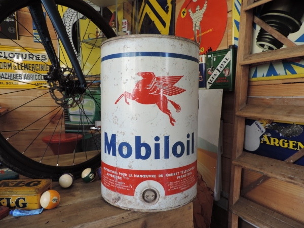 Fut &agrave; huile Mobiloil